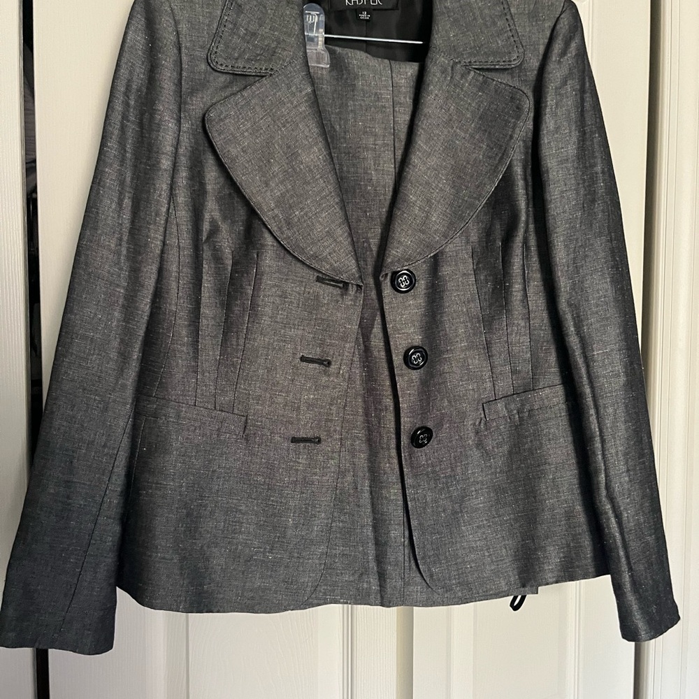 Kasper Charcoal Blazer Jacket/Pant Suit 30” inseam new never worn